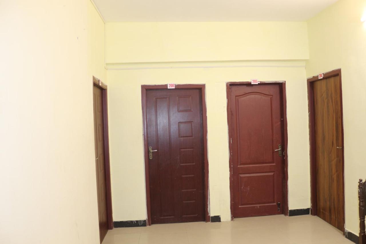 Shree Sairenu Near Maruthamalai And Bharathiyar Univ And On The Way To Near Isha Adiyogi Hotel Marudhamalai Buitenkant foto